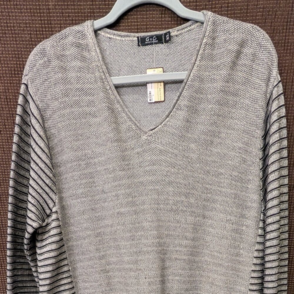 G&C Knitwear Womens Size XL Gray and Black Striped Long Sleeve Sweater